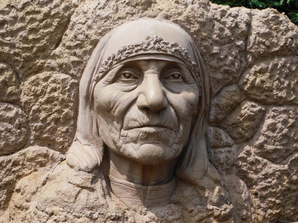 stone, mother theresa, sculpture-3017073.jpg